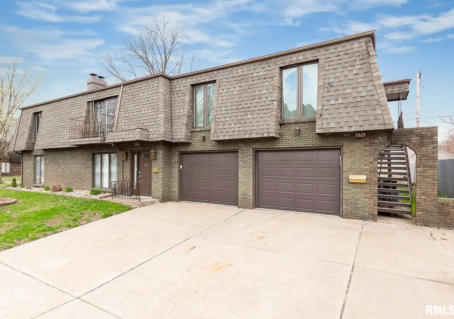 4 bed, 1940 sqft, $2,750 — Photo 1