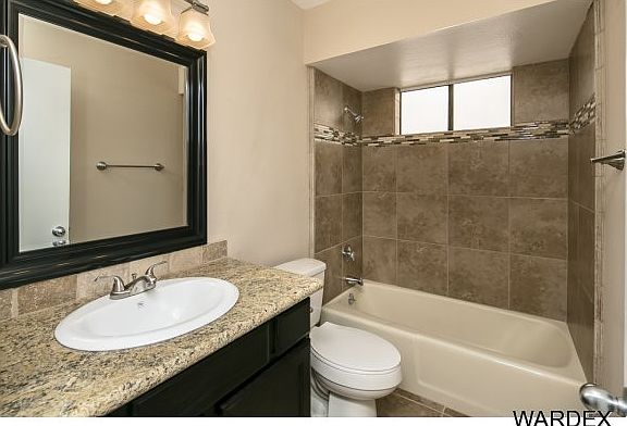 4th image of 3370 Hilldale Dr