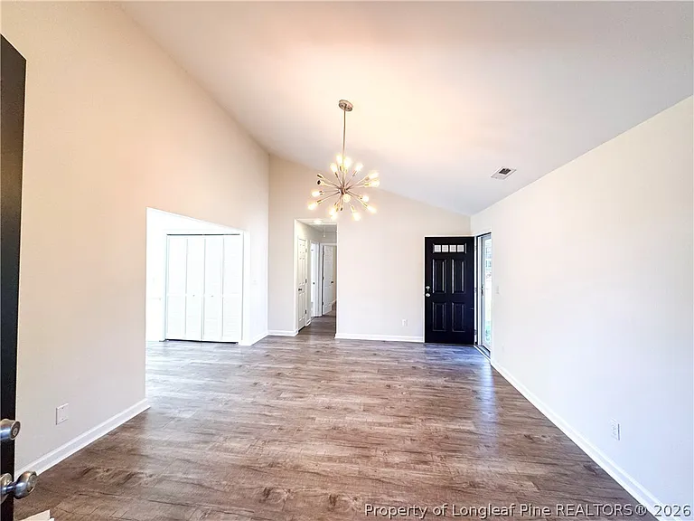 499 Coronation Dr — Photo 6
