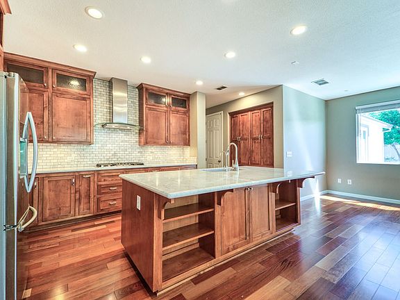 3rd image of 1358 Oregon Creek Way