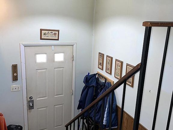 3rd image of 2816 Aspen Hill Rd