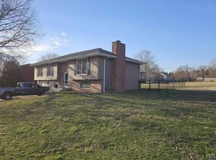 1450 SE 43rd St, Topeka, KS 66609