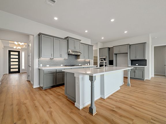 5th image of 351 Washington Dr