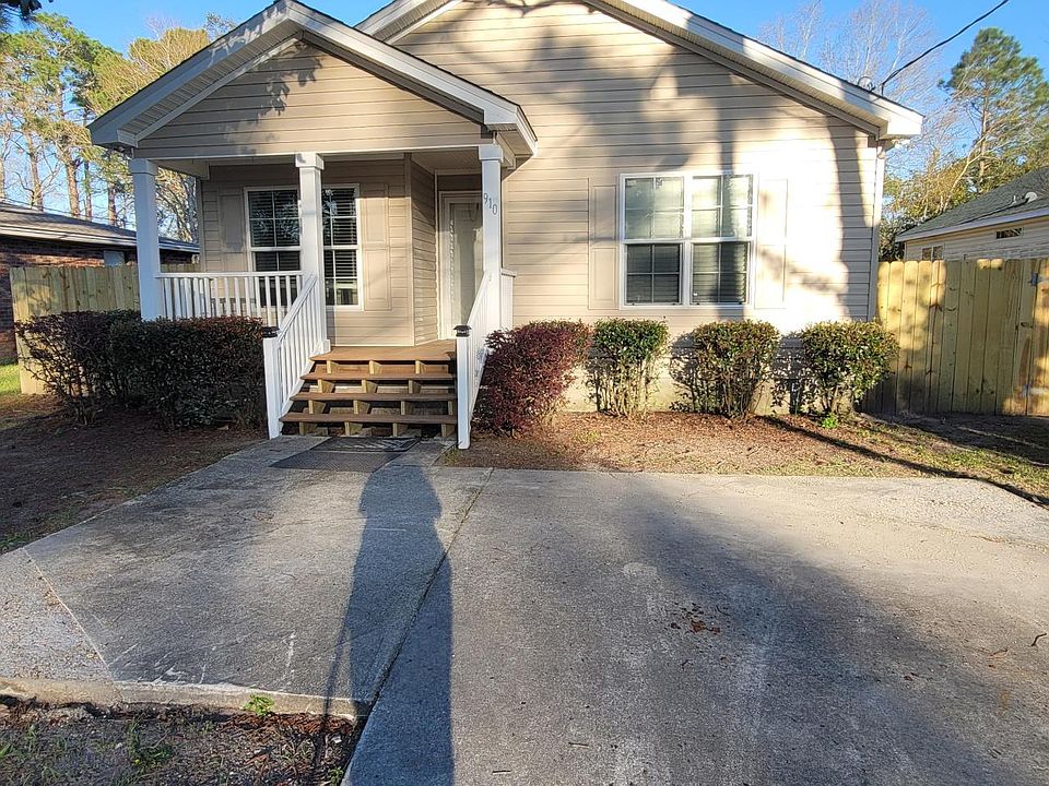 1st image of 910 Bremen Ave