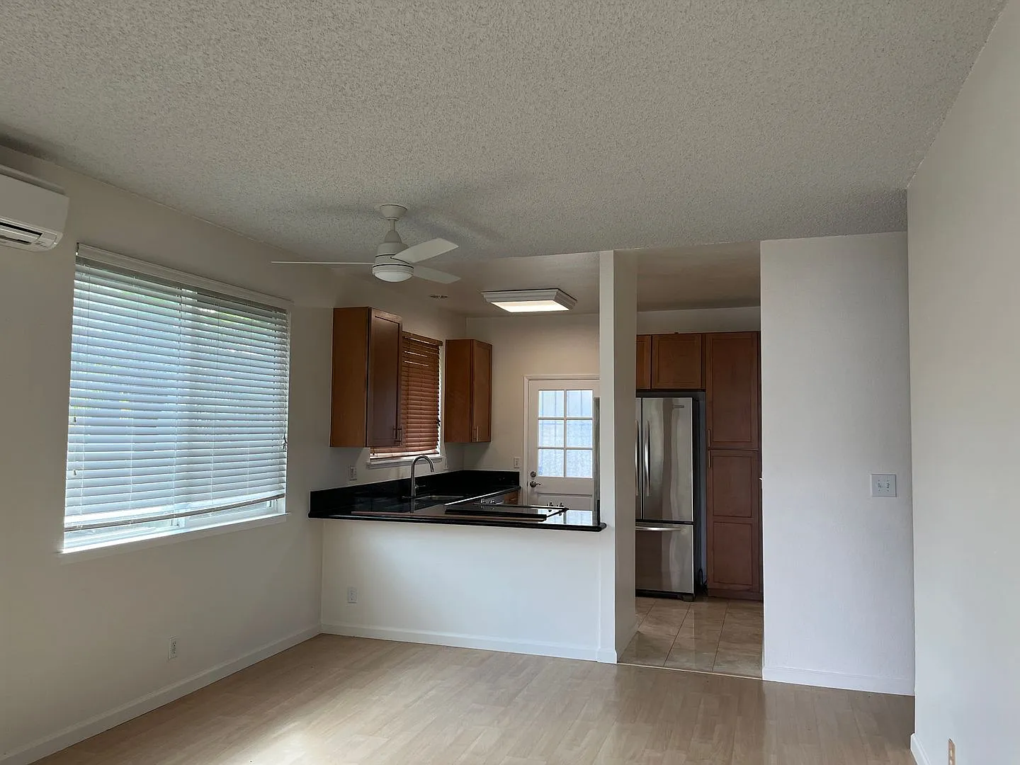 Mililani Mauka - 3 bedrooms, 2 bath House with Garage - Avail 9/8/26 — Photo 4