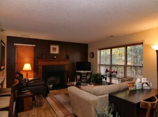 6147 Chasewood Pkwy APT 101, Minnetonka, MN 55343