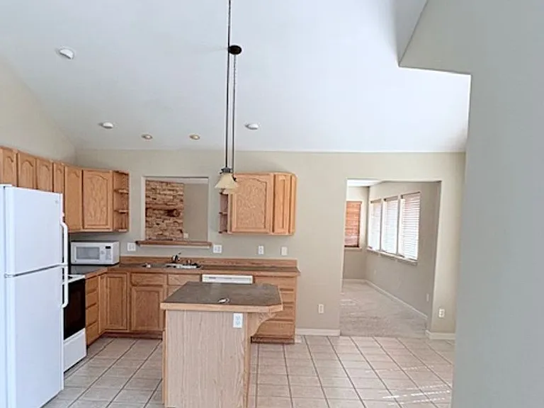 161 Northlake Ave — Photo 6