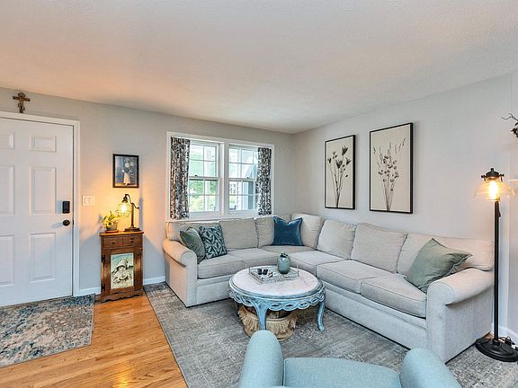 4th image of 152 Winterwood Drive