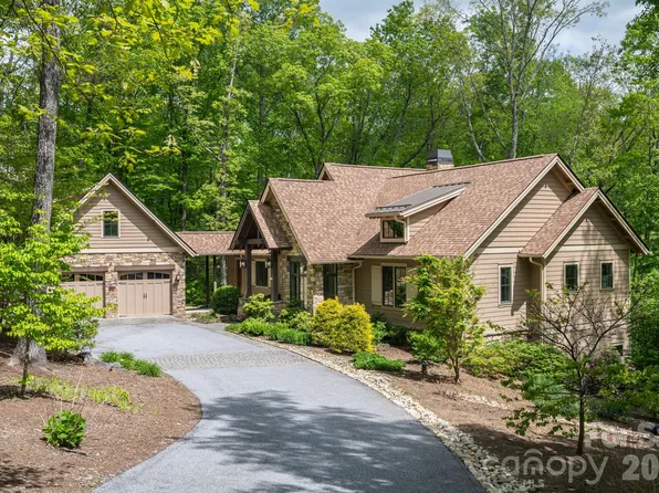 587 Autumn Sky Dr, Hendersonville, NC 28792
