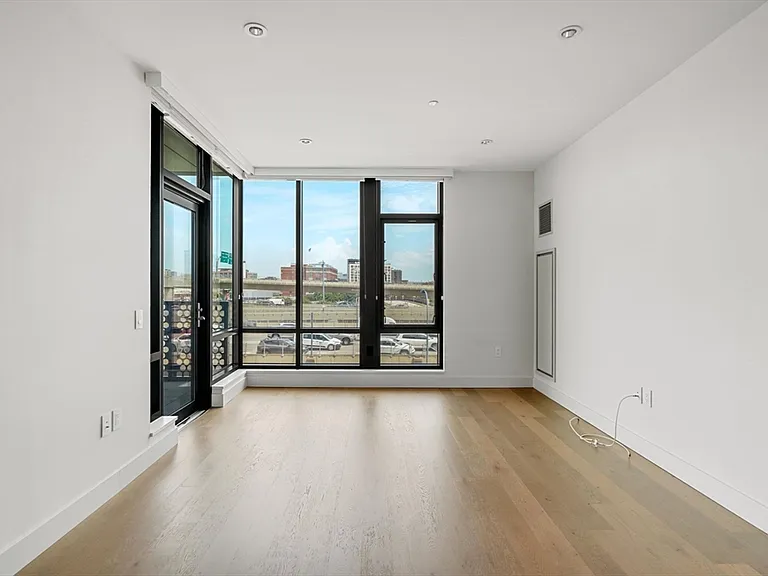 40 Traveler St #502 — Photo 4