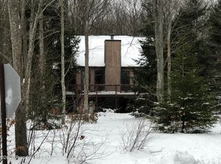 401 David Dr, Long Pond, PA