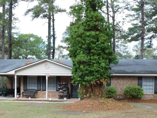 12620`` Birchwood Circle, Laurinburg, NC 28352