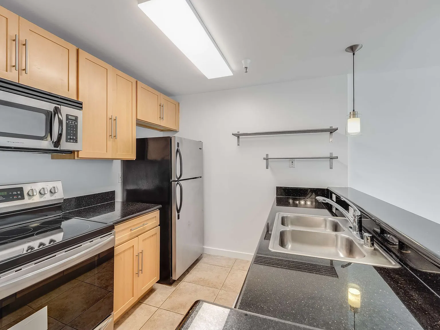 1 bed, 658 sqft, $2,400 — Photo 4