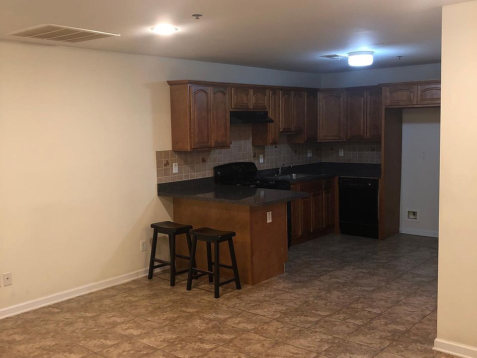 1st image of 153-155 Manchester Pl Floor 1
