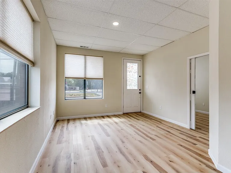 202 W Jefferson St #100 — Photo 9