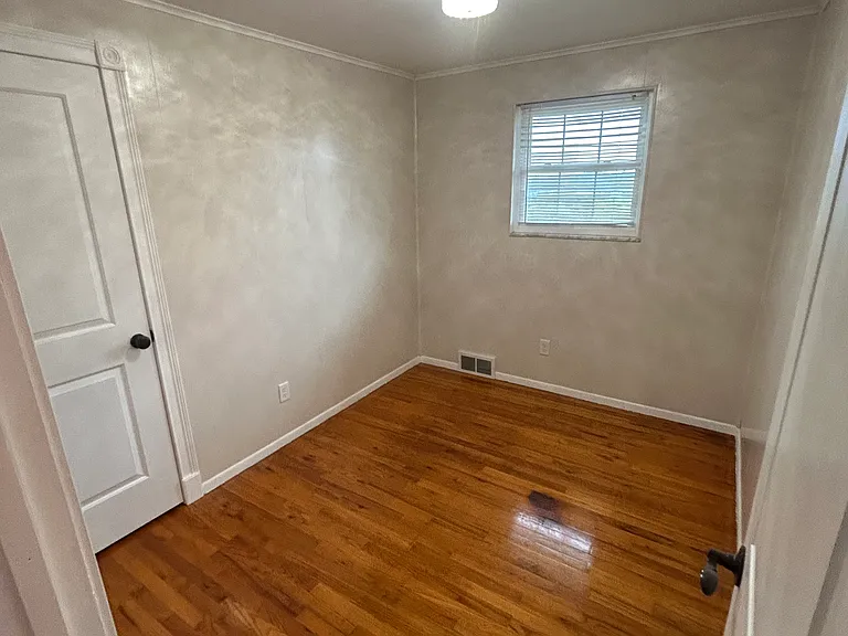 695 Howard St — Photo 12