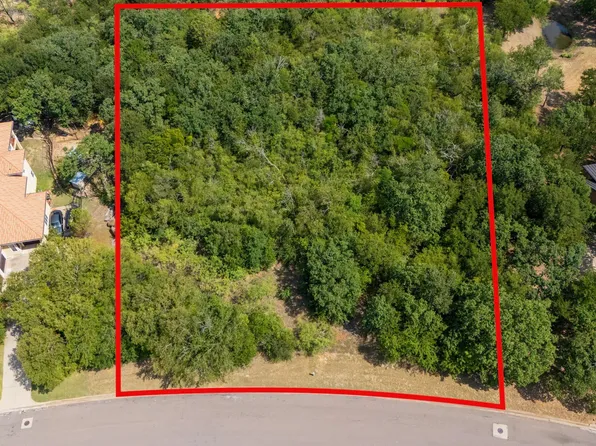 8809 Racquet Club Dr, Fort Worth, TX 76120