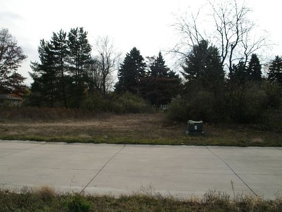 2nd image of 48632 Jamie Cir
