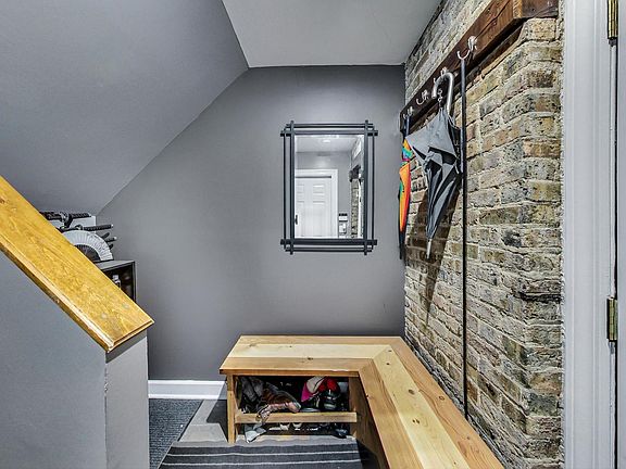 2nd image of 1545 N Larrabee St #16