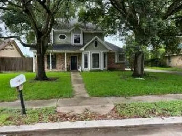 210 Daffodil St, Lake Jackson, TX 77566