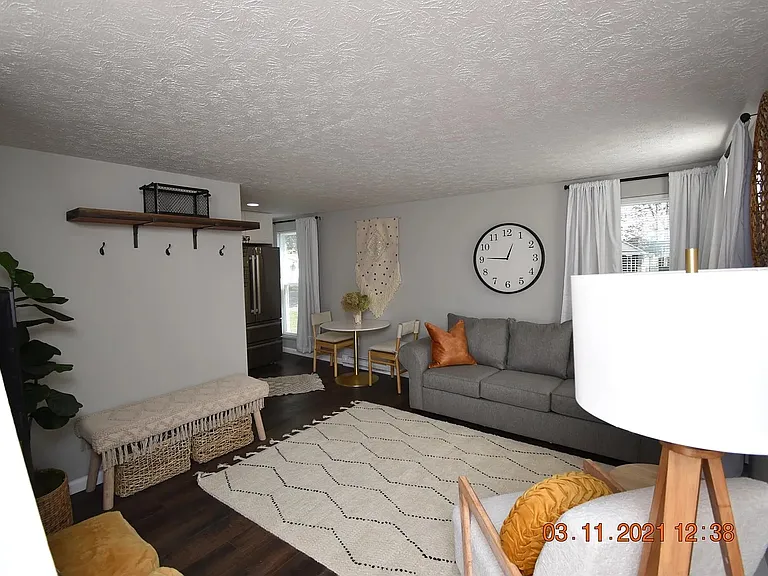 722 S Poplar St — Photo 9