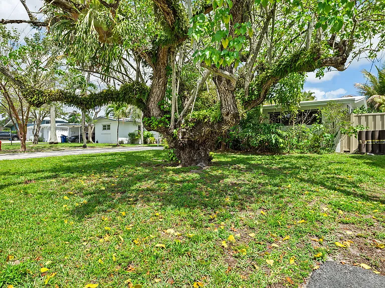2512 Sugarloaf Ln — Photo 8