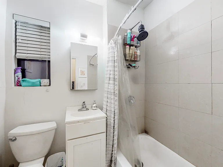 343 E 51st St #3A — Photo 5