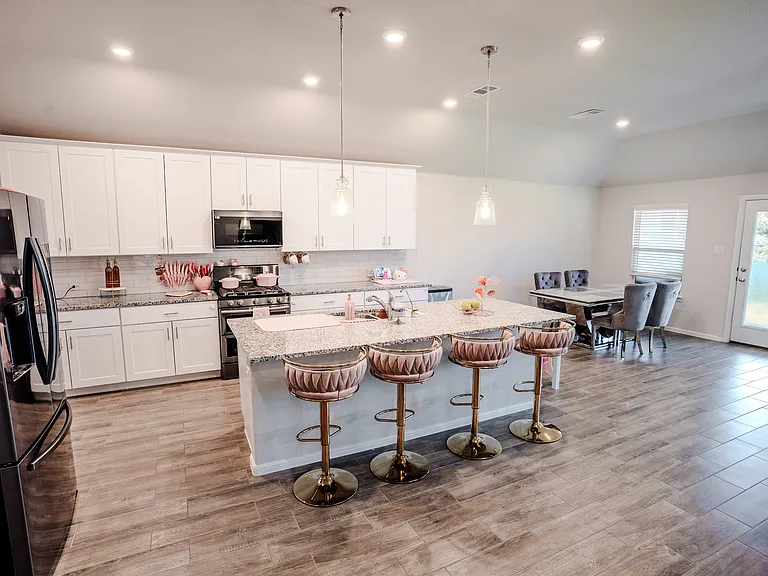 404 Eaton Dr — Photo 15