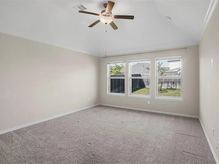 15218 Kickapoo Cavern Dr — Photo 7
