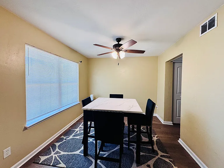 2638 King Ct — Photo 3