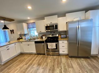 N1250 S Lake Shore Dr, Genoa City, WI 53128