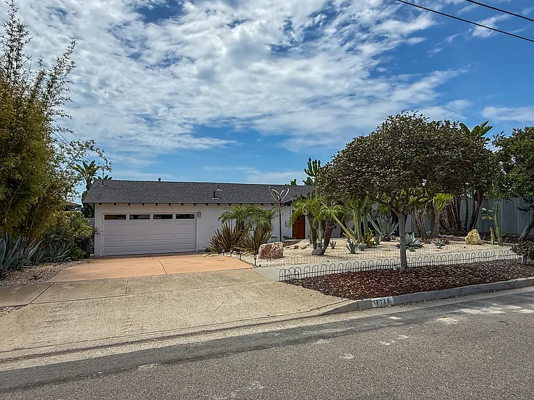 1718 Legaye Dr — Photo 3