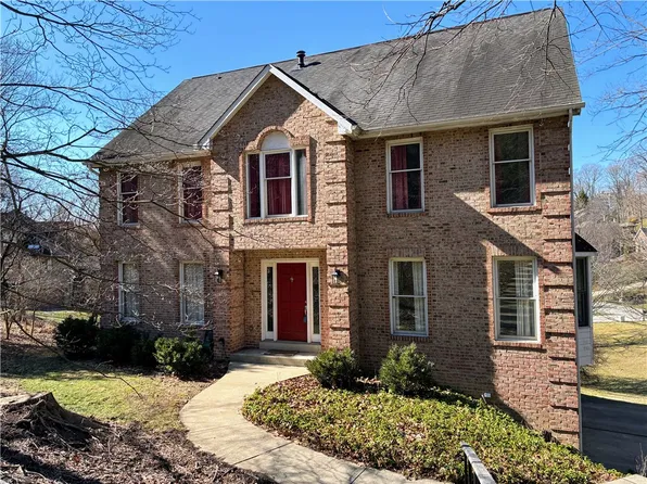 624 Hidden Oak Dr, Clairton, PA 15025