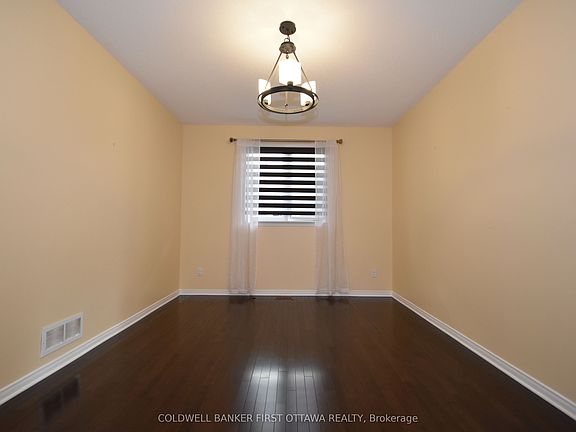 5th image of 413 Blackleaf Dr