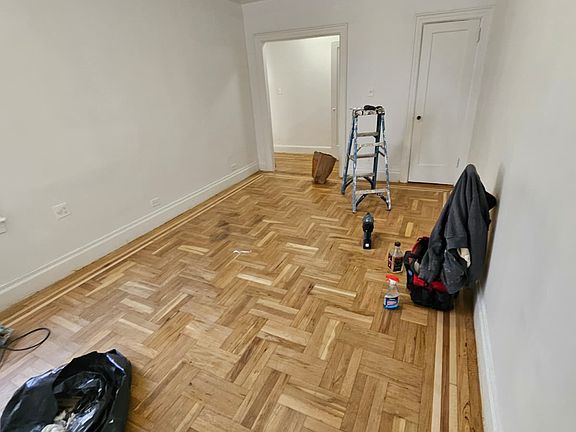 4th image of 2108 Chatterton Ave APT 2B