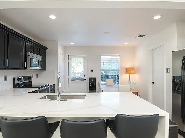 5822 Armstrong Wl — Photo 4