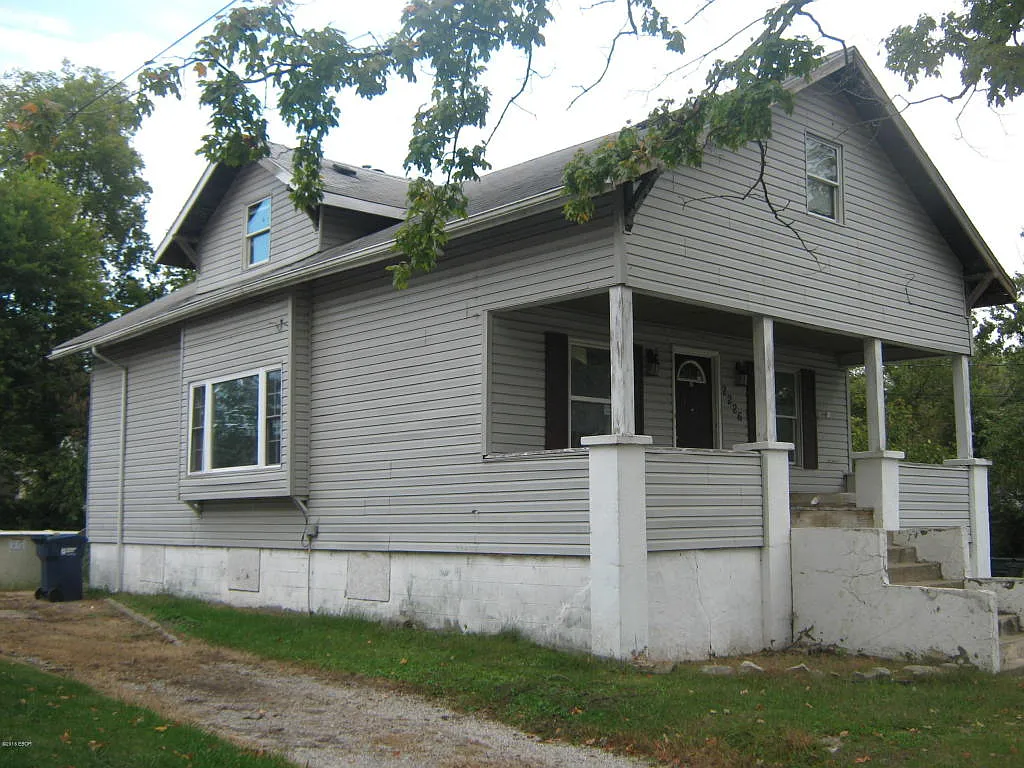 2226 College St photo 1