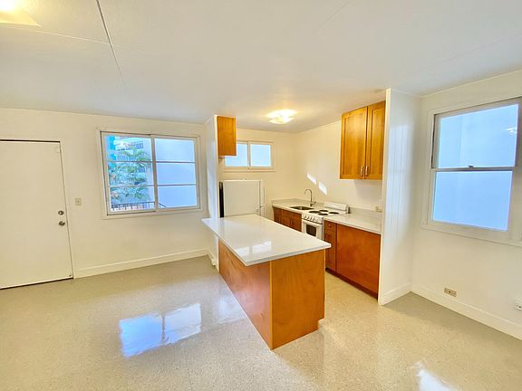 2nd image of 1849 Kaioo Dr APT 5