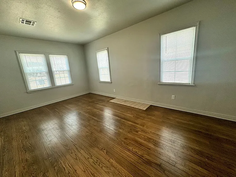 1015 N Delaware Pl — Photo 5