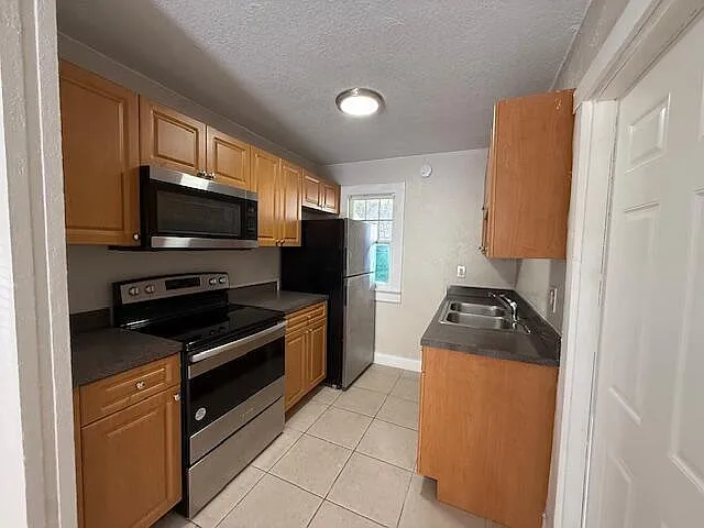 1 bed, 1.0 bath, 725 sqft, $1,650 — Photo 3