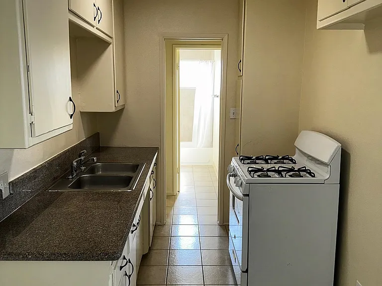 13554 Cantlay St #8 — Photo 15