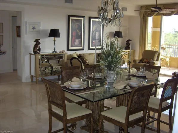 2738 Tiburon Blvd E APT 303, Naples, FL 34109