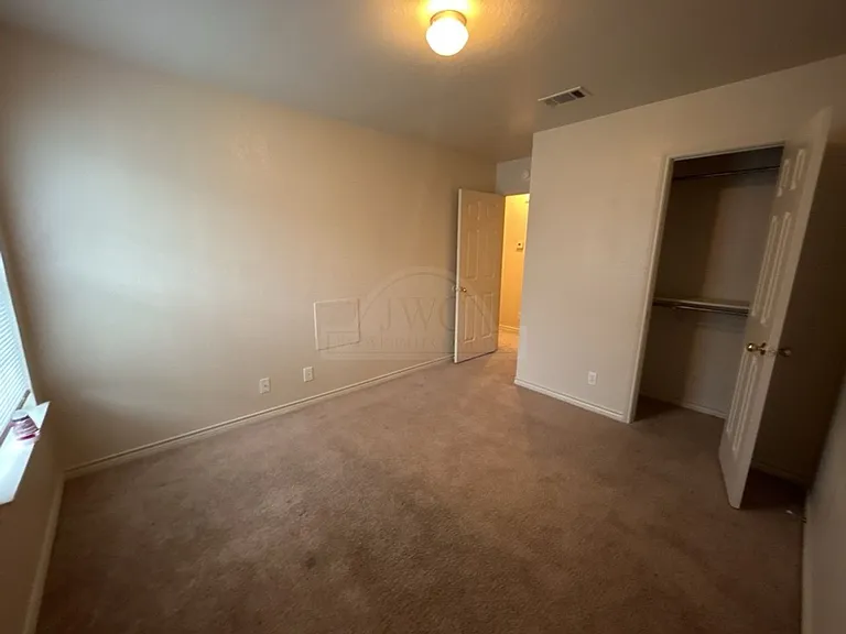 1001 Clairidge Ave — Photo 13