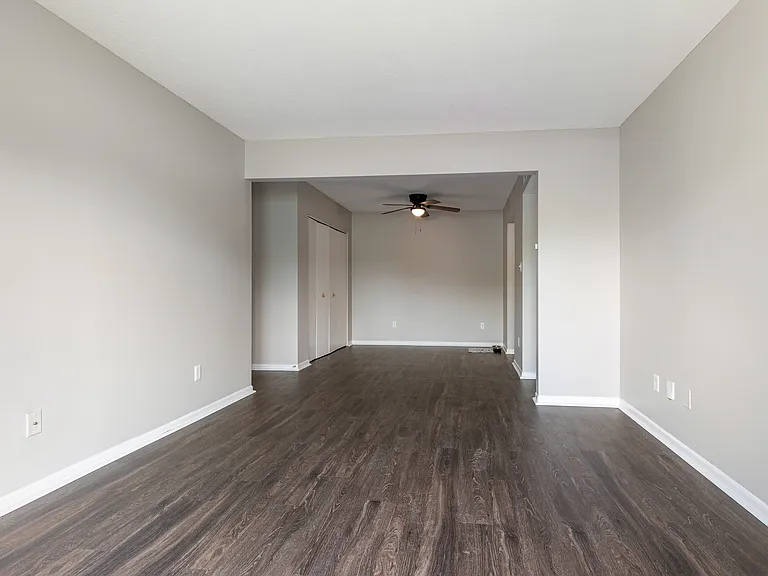 Emerson Village Apartments — Photo 4