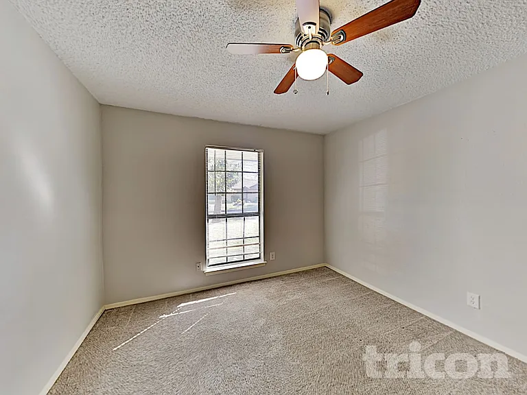 1401 Timbercrest Dr — Photo 12