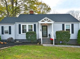 102 Long Hill St, Greenville, SC 29605