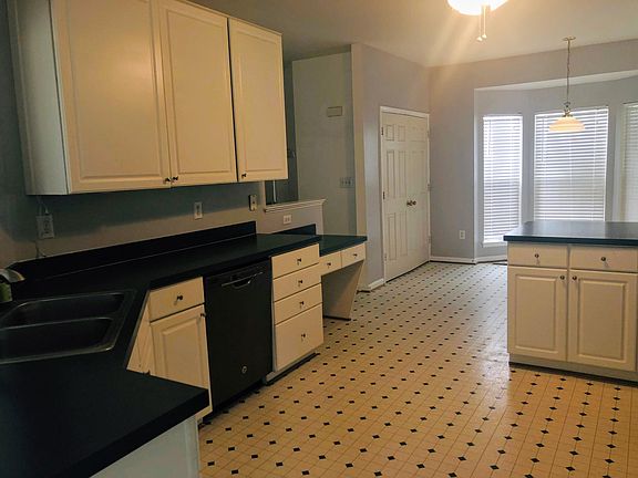 4th image of 5175 Ballycastle Cir