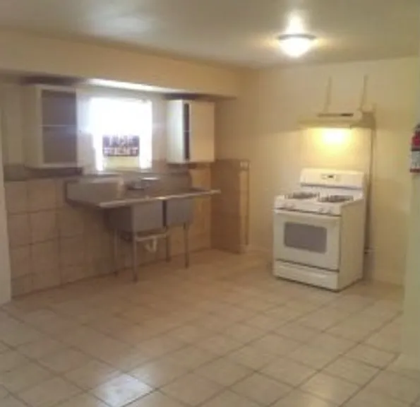 600 Monticello Ct #2 — Photo 8
