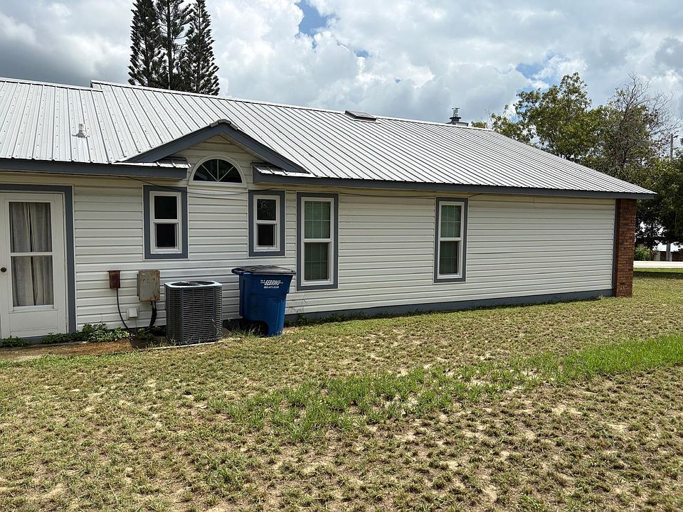 1st image of 1823 ROBERTA Avenue