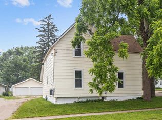 507 E Huron St, Omro, WI 54963